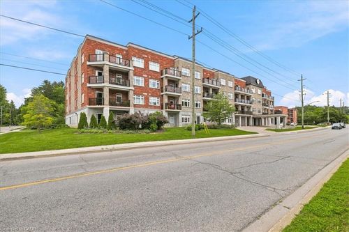 207-245 Scotland St, Fergus, ON, N1M0B5 | Card Image