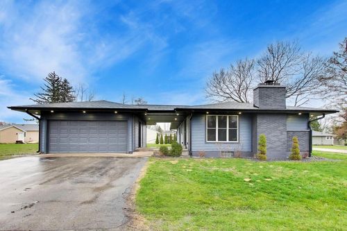 W1350 Honeysuckle Road, BLOOMFIELD, WI, 53128 | Card Image