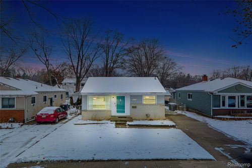 18609 Gillman St, Livonia, MI, 48152-3778 | Card Image