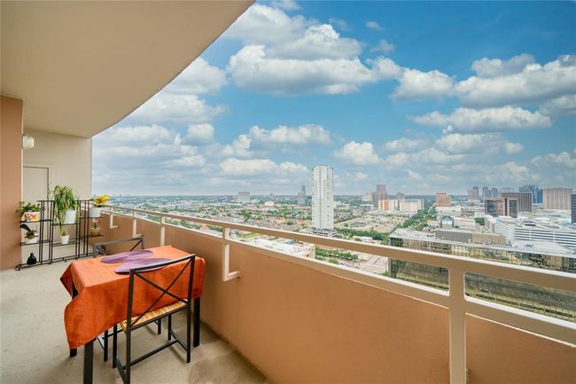 UNIT-2405 - 3505 Sage Rd, Condo with 2 bedrooms, 2 bathrooms and 1 parking in Houston TX | Image 9