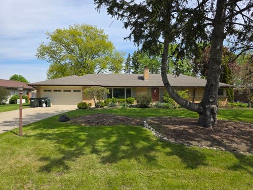29 E Stonegate Dr, Prospect Heights, IL, 60070-1145 | Card Image