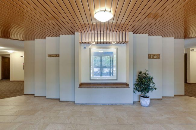 Lobby | Image 20
