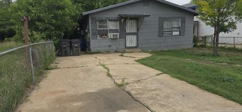 111 Menarby Ct, San Antonio, TX, 78207-7840 | Card Image