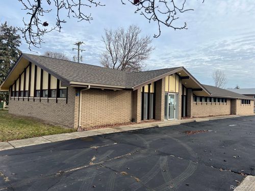 17234 Goddard Rd, Allen Park, MI, 48101-4100 | Card Image