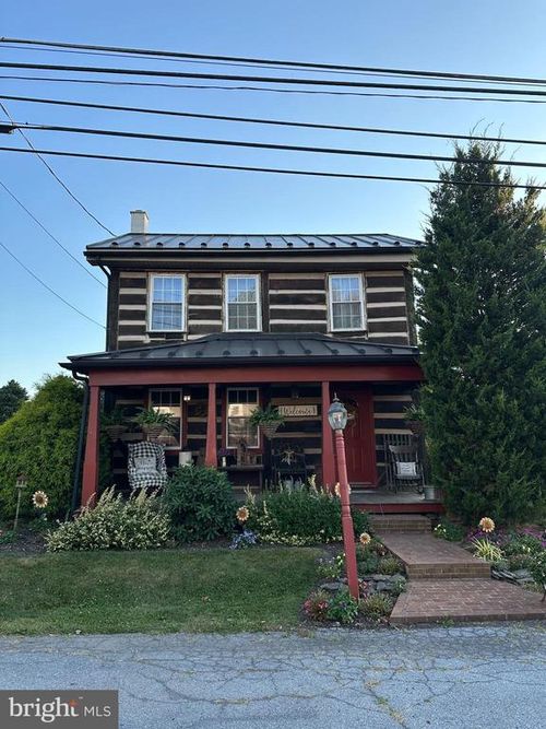 16 Main St, WOMELSDORF, PA, 19567-1605 | Card Image