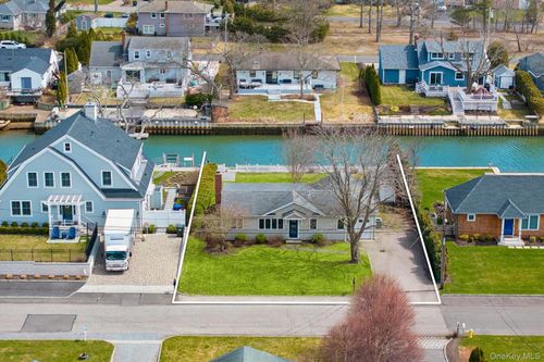 21 Tarpon Rd, East Quogue, NY, 11942-4900 | Card Image