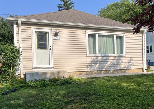 4628 N Hollywood Avenue, Whitefish Bay, WI, 53211 | Card Image