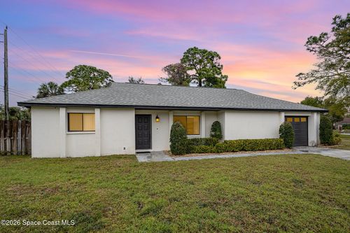 696 Las Palmas Way, Melbourne, FL, 32940-7007 | Card Image