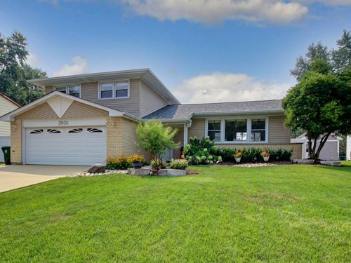 2601 Willow Ave, Woodridge, IL, 60517-2243 | Card Image