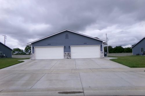10410-10408-10410 E Conifer St, Wichita, KS, 67207-7601 | Card Image