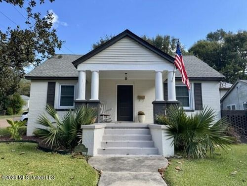 201 Magnolia Pl, Natchez, MS, 39120-3912 | Card Image