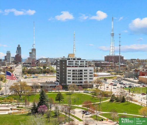 s2d-3000 Farnam St, Omaha, NE, 68131-3521 | Card Image