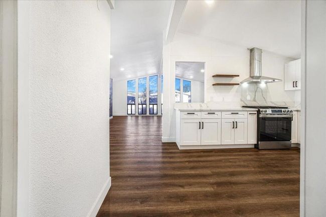 hall view to kitchen | Image 26