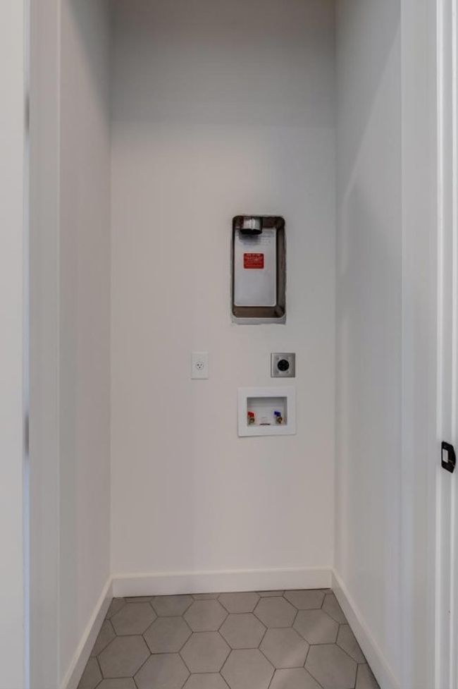 APT-233 - 800 Embassy Dr, Condo with 1 bedrooms, 1 bathrooms and 1 parking in Austin TX | Image 12