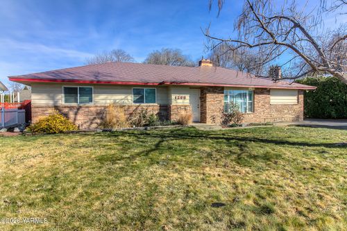 1205 S 21st Ave, Yakima, WA, 98902 | Card Image