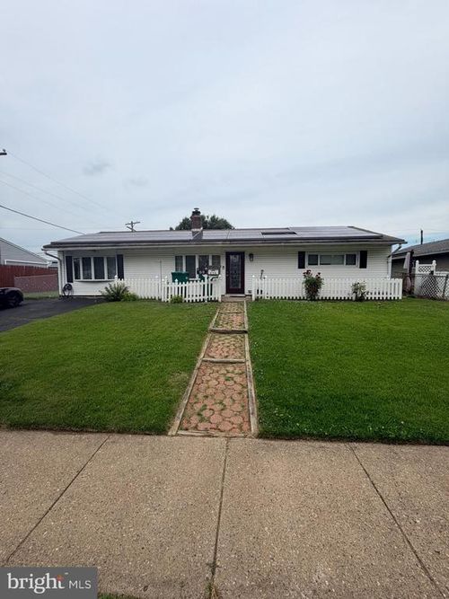 89 Timber Ln, LEVITTOWN, PA, 19054-2907 | Card Image