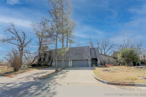 2202 45th St, Oklahoma City, OK, 73112-8867 | Card Image