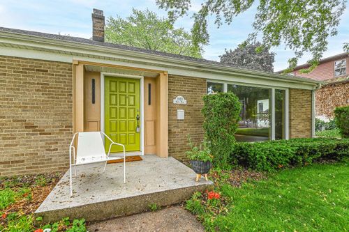 2823 N Main St, RACINE, WI, 53402-4201 | Card Image