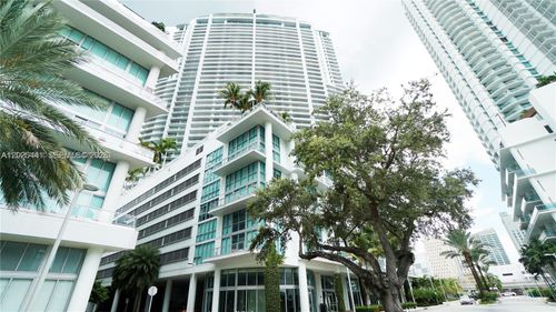 3708-90 Sw 3rd St, Miami, FL, 33130-4063 | Card Image