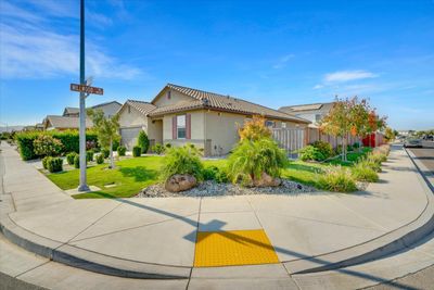 841 Stawell Dr, House other with 4 bedrooms, 2 bathrooms and null parking in Patterson CA | Image 2