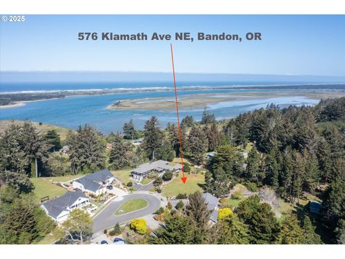 1101-576 Klamath Ave Ne, Bandon, OR, 97411-9714 | Card Image
