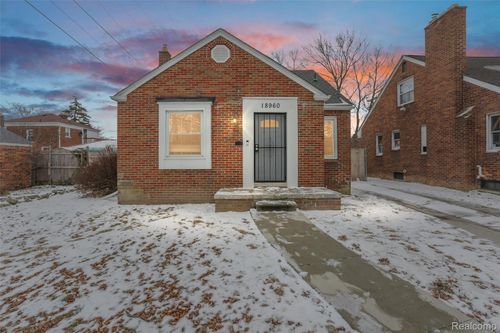 18960 Rockcastle St, Detroit, MI, 48236-2045 | Card Image