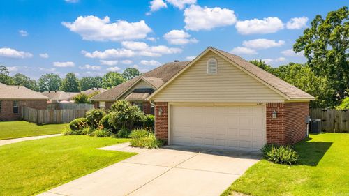 2205 Wilmington Dr, Conway, AR, 72034-2028 | Card Image