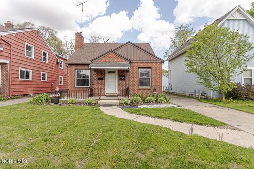 2906 Powhattan Pkwy, Toledo, OH, 43606-3737 | Card Image