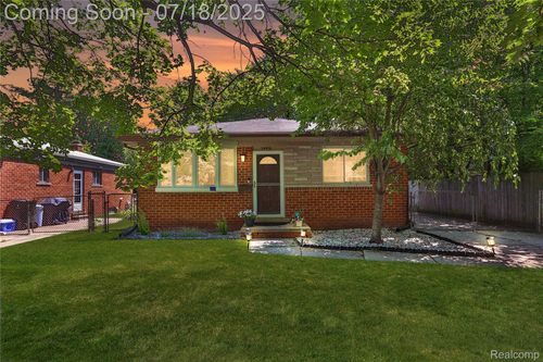 24916 Labadie St, Saint Clair Shores, MI, 48080-1219 | Card Image