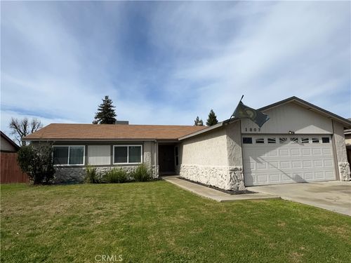1807 S Kent, Visalia, CA, 93277 | Card Image