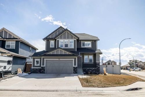 556 Boulder Creek Bay Se, Home with 3 bedrooms, 2 bathrooms and 4 parking in Langdon AB | Card Image