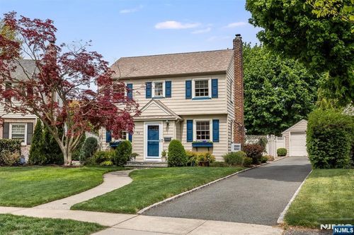 52 Sommer Ave, Glen Ridge, NJ, 07028-2015 | Card Image