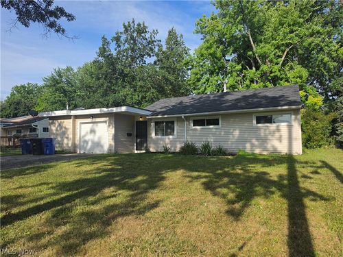 2024 Ridgehill Road, Cleveland, OH, 44121 | Card Image