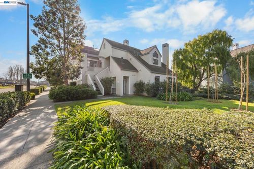 3009 Triumph Dr, Alameda, CA, 94501-1151 | Card Image