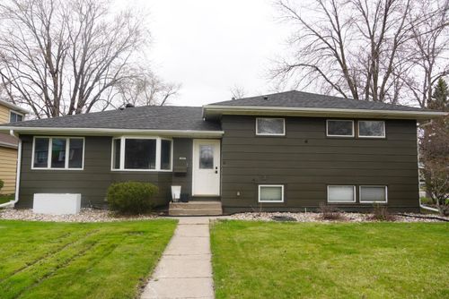 402 Morrison St, West Fargo, ND, 58078-1634 | Card Image