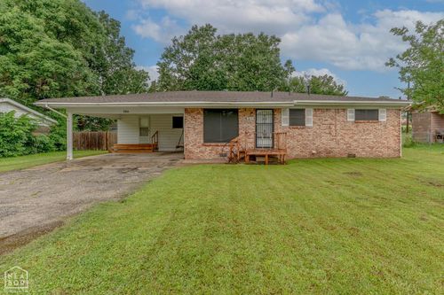 306 Walnut Dr, Paragould, AR, 72450-3911 | Card Image
