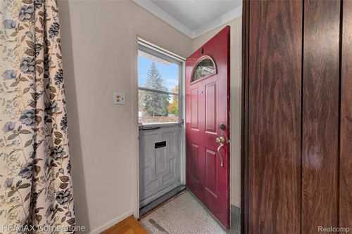 30148 John Hauk St, Garden City, MI, 48135-2374 | Card Image