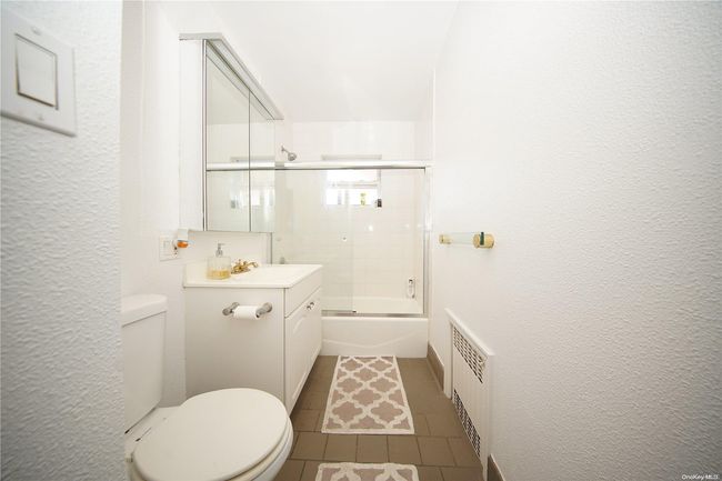 20 Birch Rd, House other with 5 bedrooms, 3 bathrooms and null parking in Malverne NY | Image 14