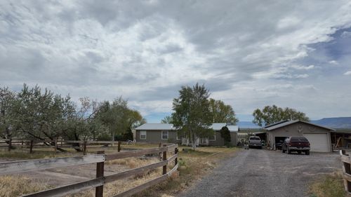 84900 Carlon Lane, Summer Lake, OR, 97640 | Card Image
