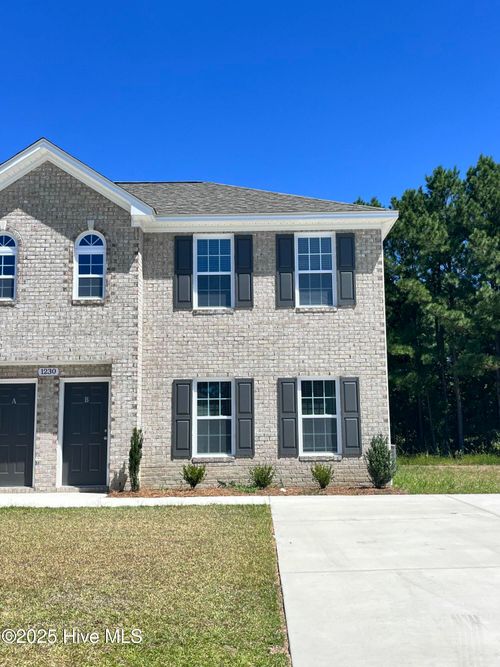 b-1230 Masters Ln, Greenville, NC, 27834-8054 | Card Image