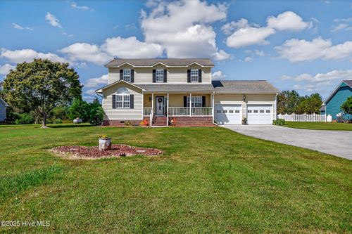 325 Francktown Rd, Richlands, NC, 28574-8268 | Card Image