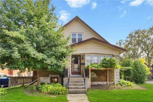 151 Louisa St, Kitchener, ON, N2H5M4 | Card Image