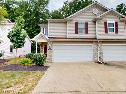 9051 Arden Dr, Mentor, OH, 44060-2135 | Card Image