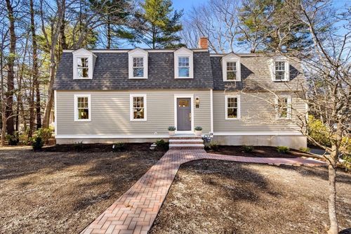 11 Woodholm Rd, Manchester, MA, 01944-1041 | Card Image