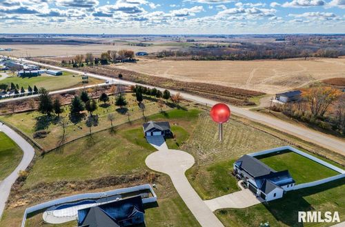 27076 181st Ave, Long Grove, IA, 52756-9013 | Card Image