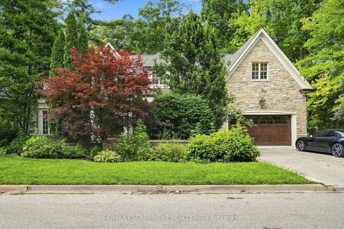 2025 Heartwood Crt, Mississauga, ON, L5C4P7 | Card Image