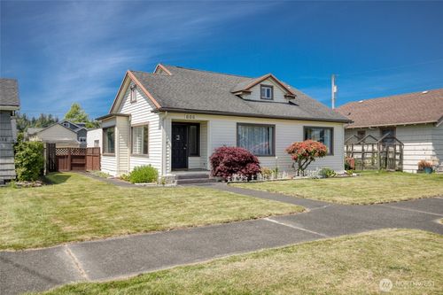 606 W 4th St, Aberdeen, WA, 98520-4920 | Card Image