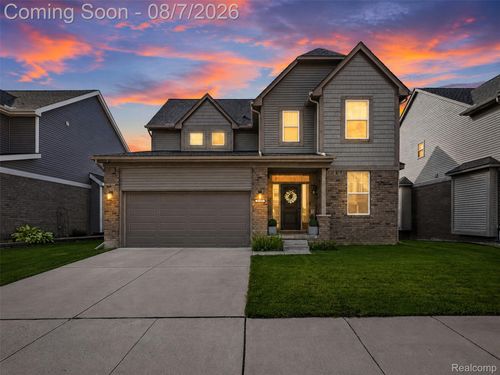 47523 Viola Ln, Chesterfield, MI, 48047-2407 | Card Image