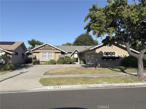 12182 Oak Leaf Dr, Los Alamitos, CA, 90720-4624 | Card Image
