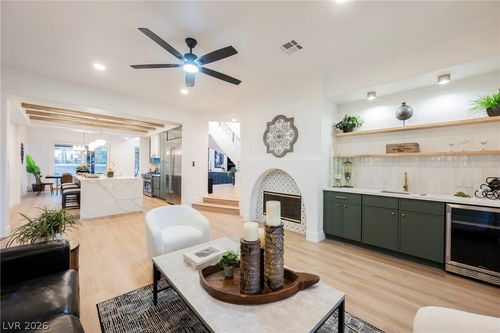 8200 Horseshoe Bend Ln, Las Vegas, NV, 89113-0127 | Card Image